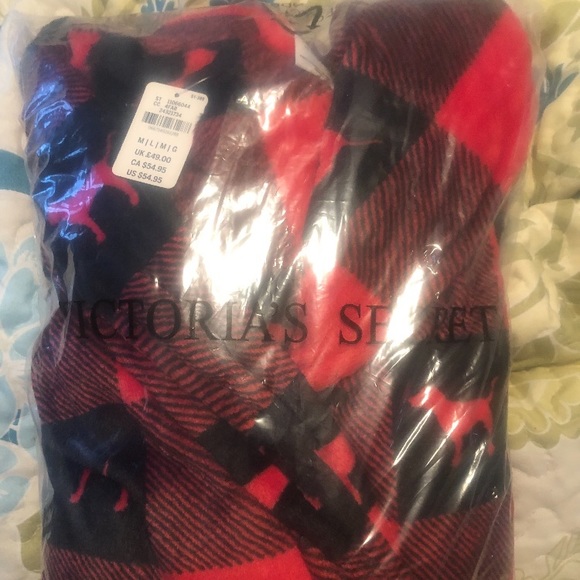 Pink Victoria Secret soft Robe Size medium/large - Picture 3 of 3